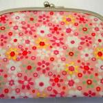 Pink coin purse with 2 comp..